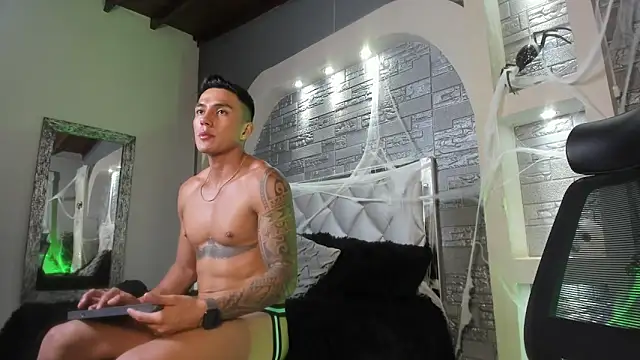 Aron_Bolt webcam