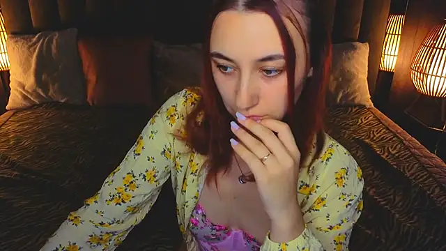 Roxy_Rayy webcam