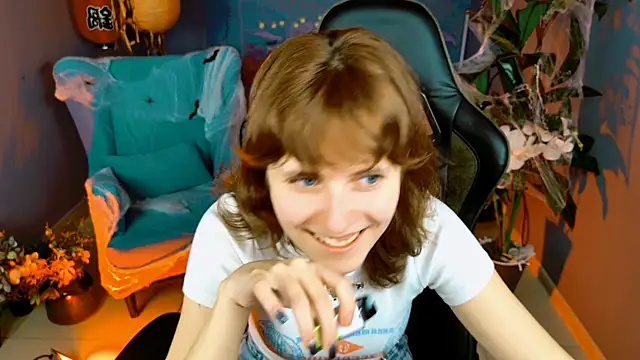 LolaAsmus webcam