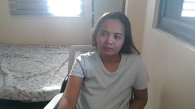 xTheLastVIRGINx webcam