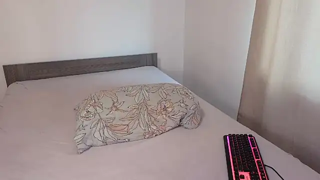 rosebelle11111 webcam