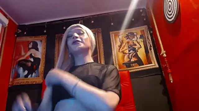 MEGANNIXX