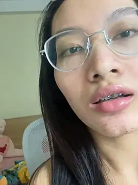 Mina048 webcam