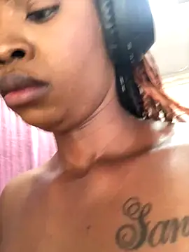 LuciousLips96