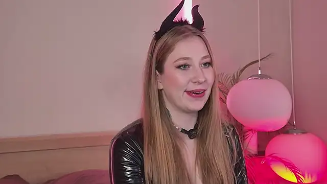 MiaEuphoria_ webcam