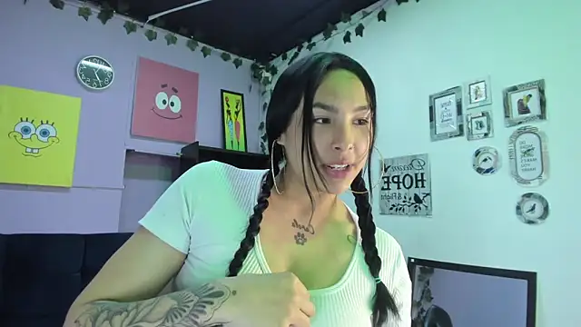 ChloeeTompson_ webcam