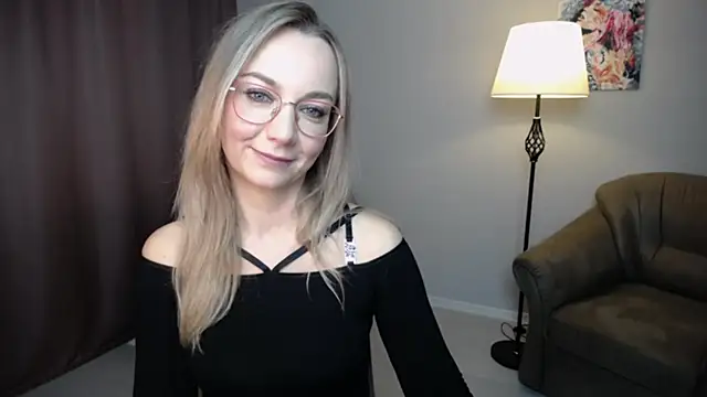 Ava_Elior webcam
