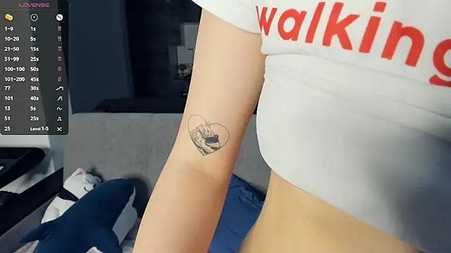 lovelyalivia webcam