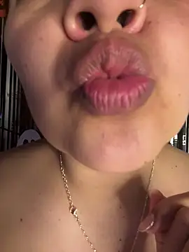 Cami_Moon1 webcam