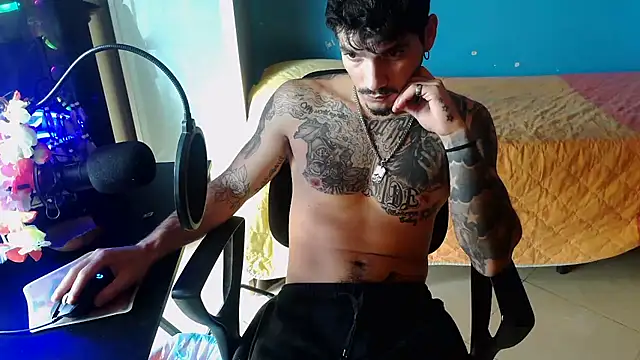 Badboyi1997 webcam