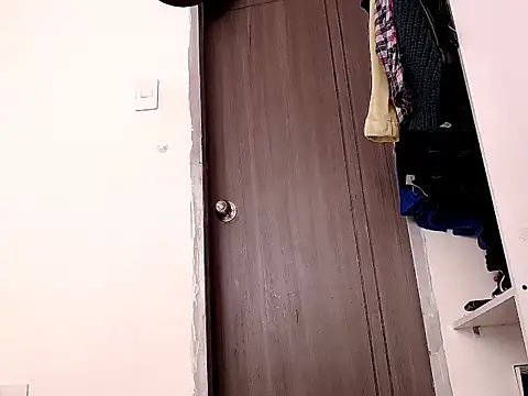 saara_johnson496 webcam