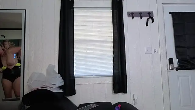 lucyallen4201 webcam