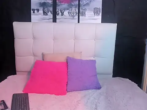 Carrie_hall webcam