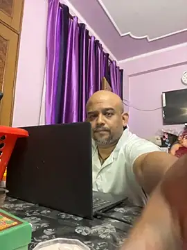 Dick_6inches_Delhi webcam