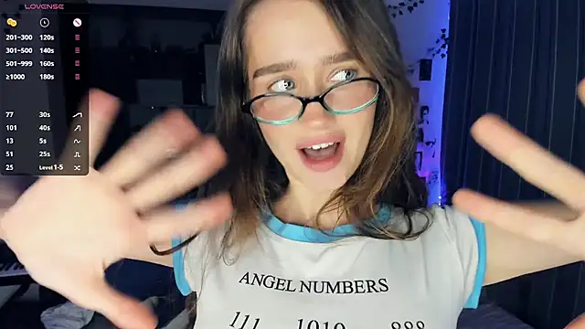 lovelyalivia webcam