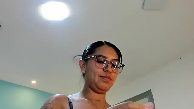 sharlott18 webcam