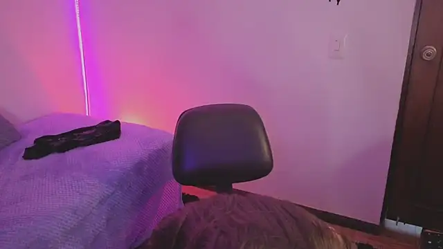 MiaCollinssx webcam