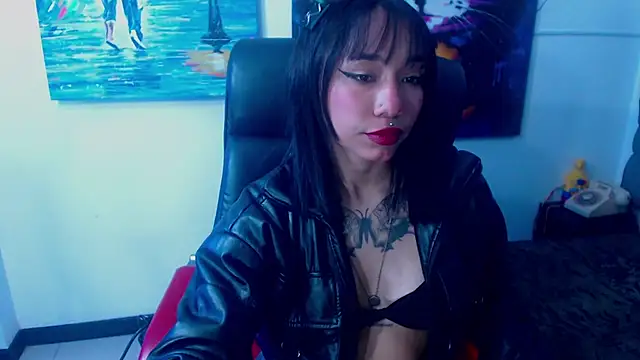 XxxReinaSexyBodyxxX777 webcam