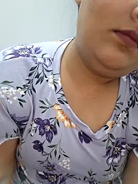 Saffroncutie webcam