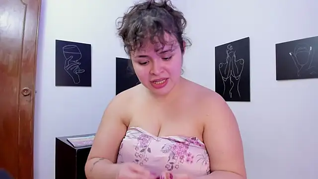 SeleneLuminari8 webcam
