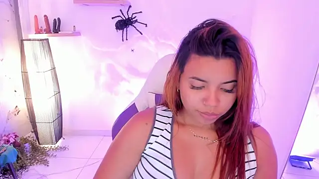 Lucy_Strong webcam