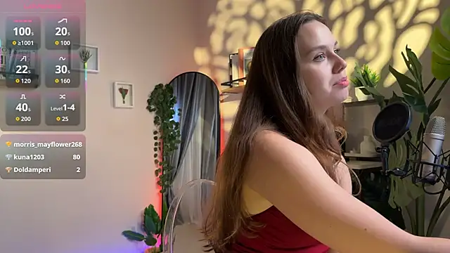 Julie_Rhodes