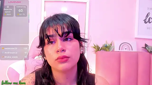 zyle_boobs webcam