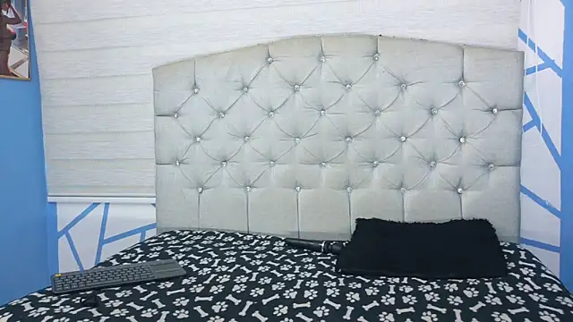 Emily_J18 webcam