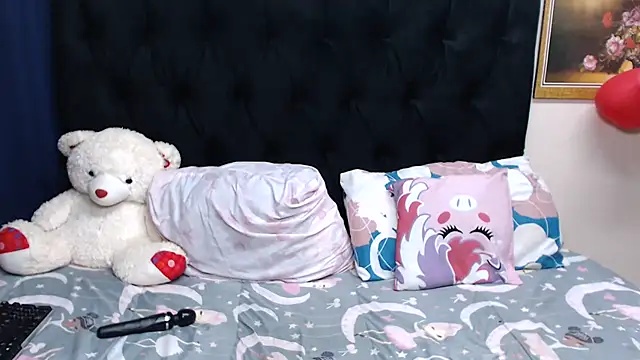 BootyliciousbustyX33 webcam