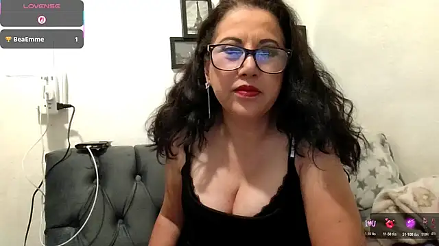 MirandaLatinaLovely webcam
