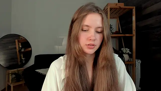 MaryannSoftt webcam