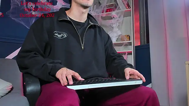etham_wolf_ webcam