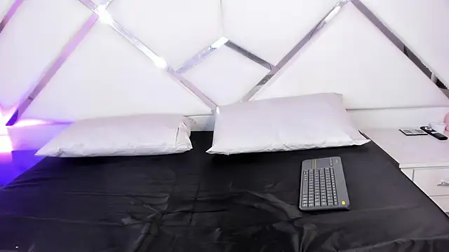 Dulce_Pettit webcam