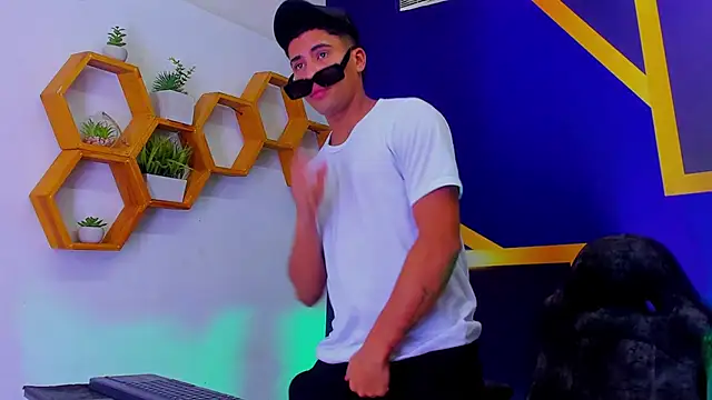 Play_boys_Hot2 webcam