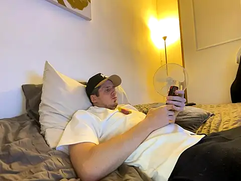 shyandchilling webcam