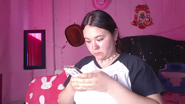 NikkiRous_ webcam