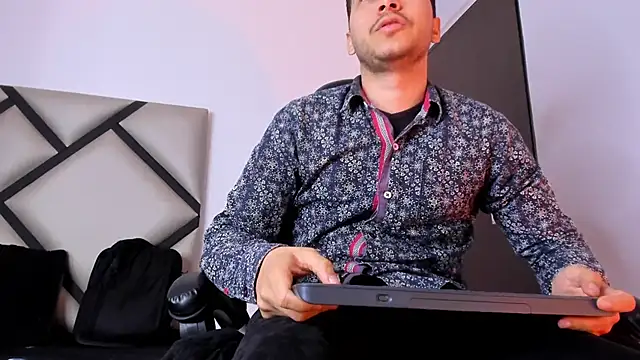 mike_257 webcam