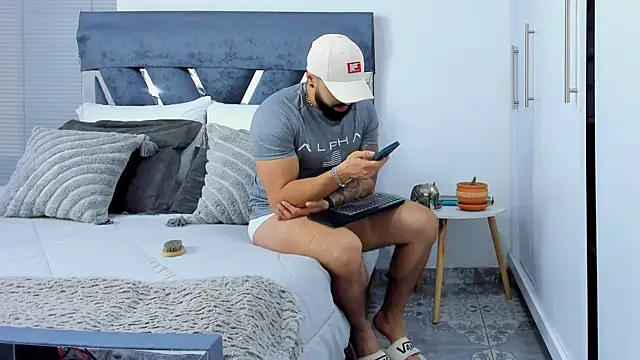Zack_Froone webcam