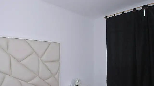melodynahomi - MelodyNahomi's free webcam - UK Sex Cams