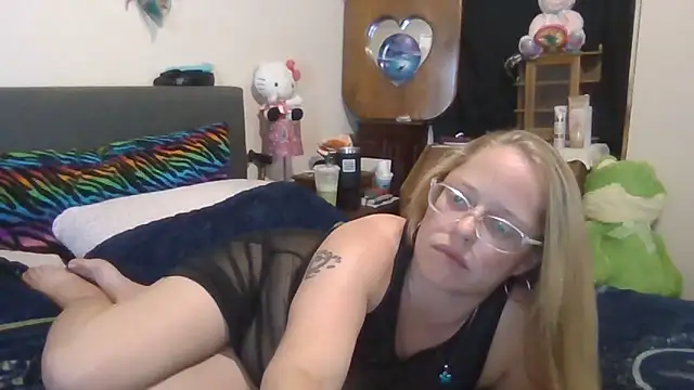 toybox13_ - Toybox13_'s free webcam - UK Sex Cams
