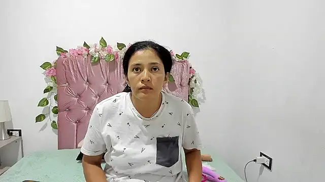 ivy_moon05 webcam