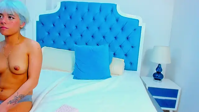 Lia_Vivumi webcam