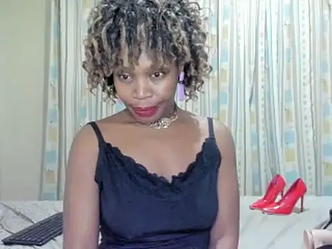 AfricanSquirtingQueen webcam