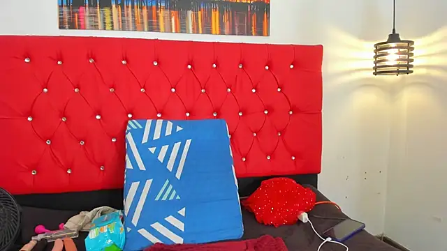 carolinacrus01 - Carolinacrus01's free webcam - UK Sex Cams