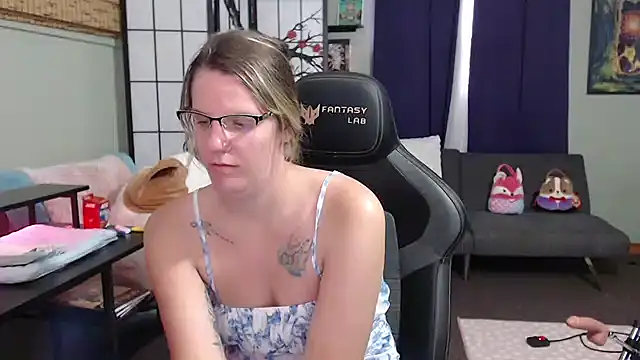 Sarahtineke webcam