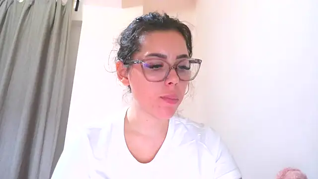 LovelyJulliette webcam