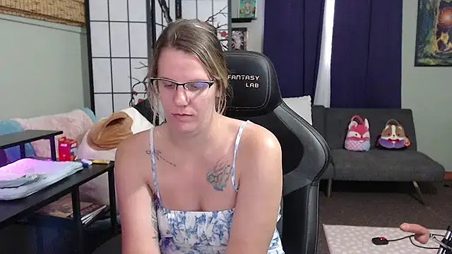 Sarahtineke webcam