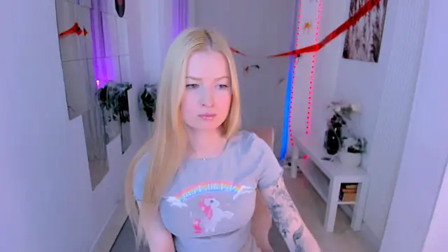 Laly_Peach webcam