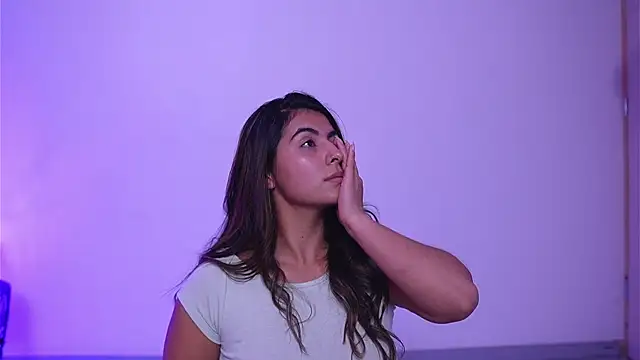 shelleymorell (F young) - ✨🎀 Flash tits (quick tease)