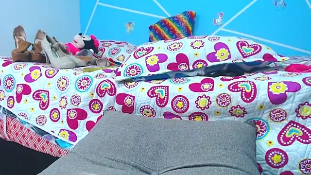 EmilyTsSweet webcam